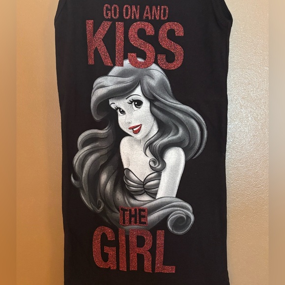 Disney Black Tank Top with Ariel “Go on and kiss the girl” Graphic Womens S/M - Picture 3 of 4